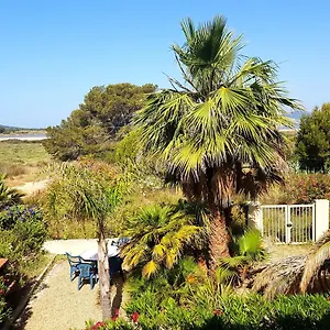 Appartement Studio 25m2 Avec 1 Canapé Convertible Grand Confort Pour 2 Personnes Presqu'île Des Giens Hyères